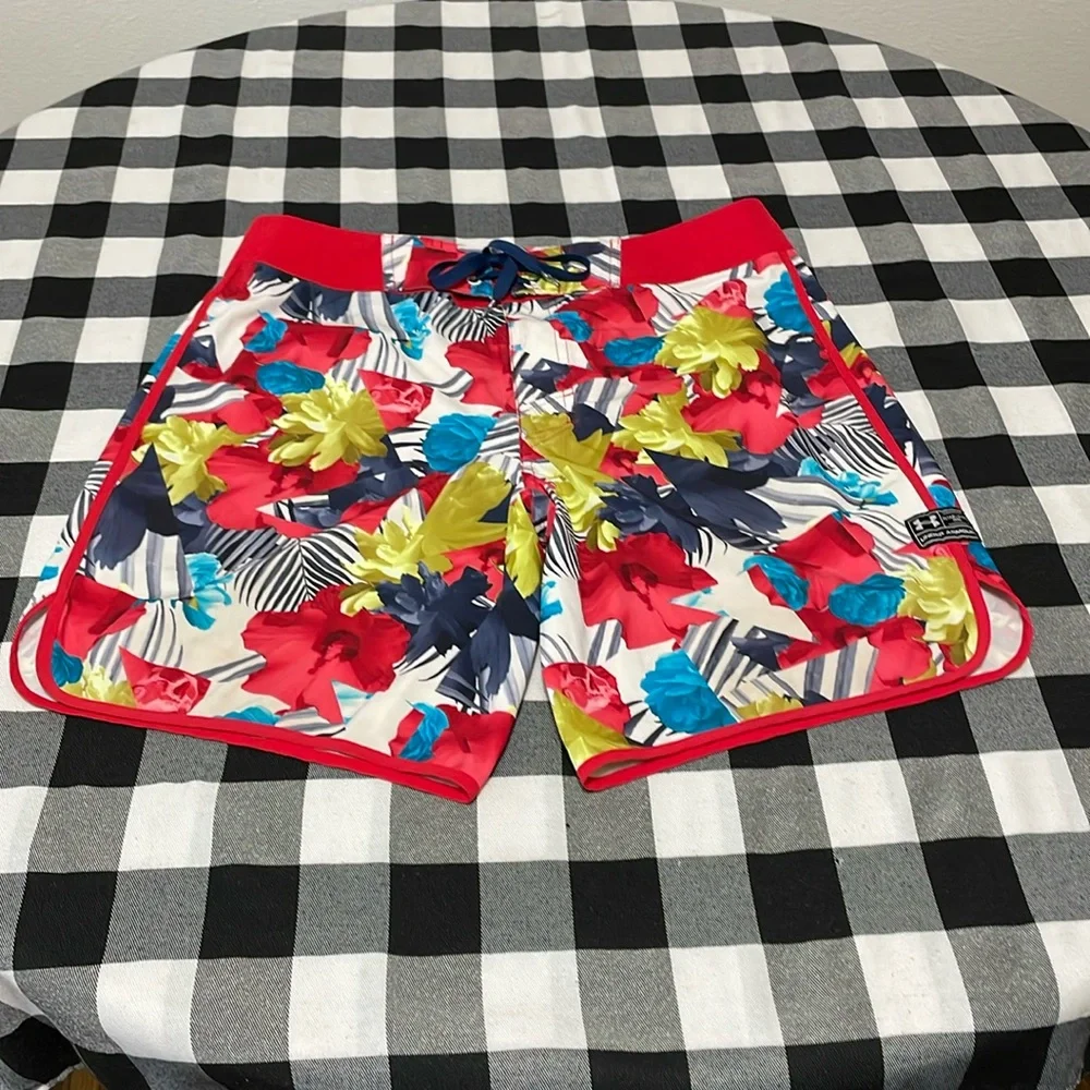 Under Armour Loose Floral Hawaiian Tropical Swim Trunks Size 36 Shorts Red Blue